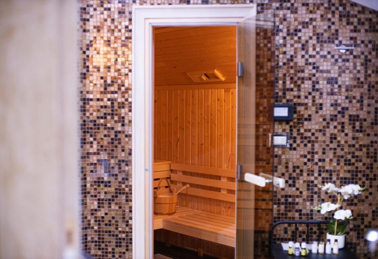 Eclat Luxury Hotel Belgrád Kültér fotó